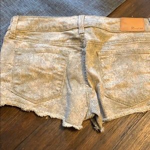 Level 99 Shorts - Level 99 - size 27 Jean shorts Level 99 Shorts - Level 99 - size 27 Jean shorts